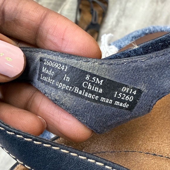 Clarks Strappy Sandals Size 8.5 - Picture 3 of 6